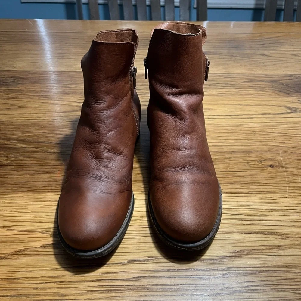 Taos Zip It Leather Ankle Boots | US 5–5.5 (EU 36) | Arch Support | 9196-COG